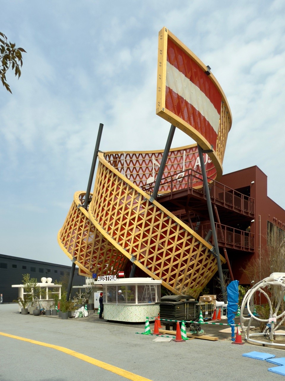 Osaka Holzschleife Holzbau.