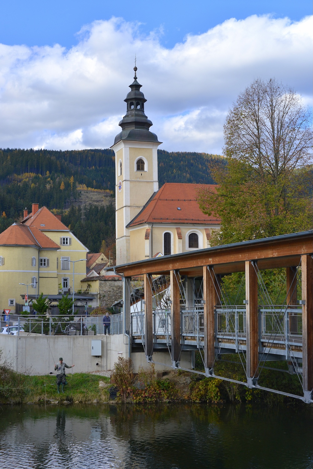 Neuerrichtung Geh- und Radwegbrücke Bahnhofweg mit Kulmer Holz-Leimbau .