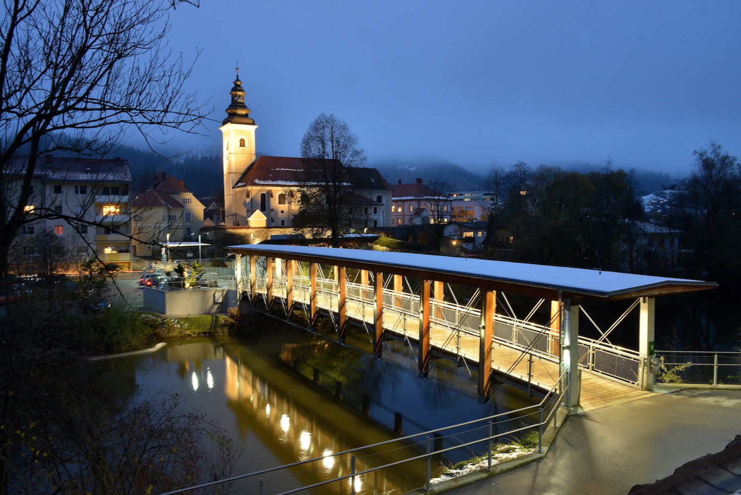 Neuerrichtung Geh- und Radwegbrücke Bahnhofweg mit Kulmer Holz-Leimbau .