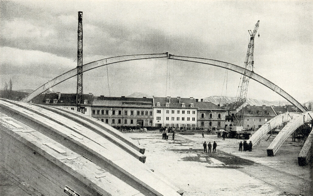 Klagenfurter Messehalle 3, Ingenieurholzbau von Wiehag in Österreich.