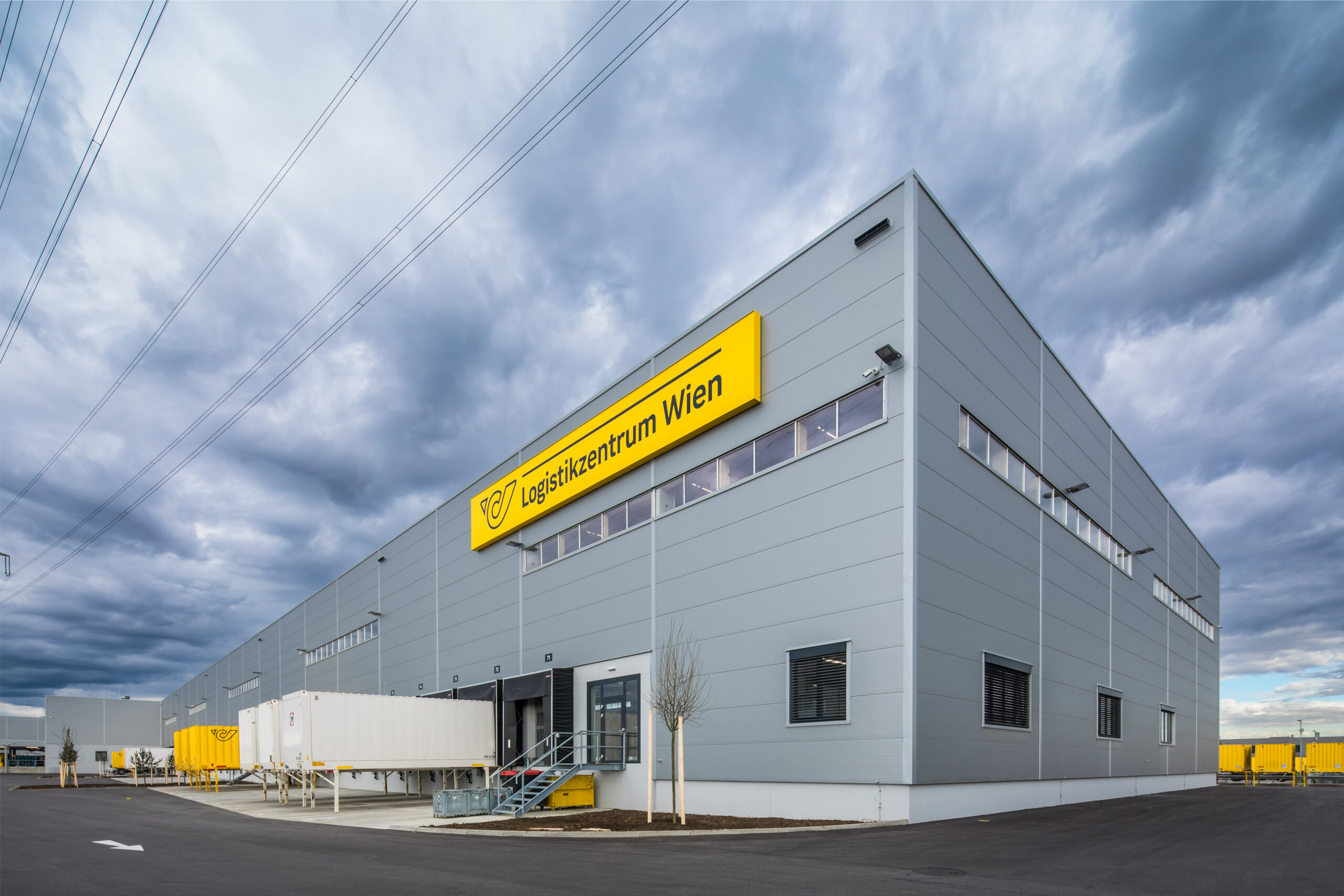 Paket-Logistikzentrum der Österreichischen Post in Wien Inzersdorf, Holzbau.