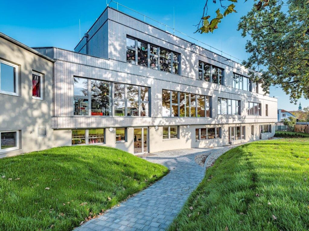 Volksschule Moosbrunn, kommunaler Zu- und Umbau