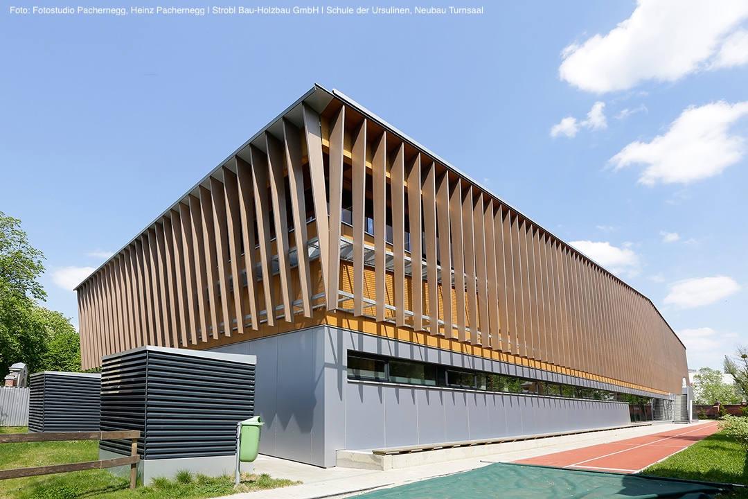 Schule der Ursulinen, Neubau Turnsaal, Holzbau.