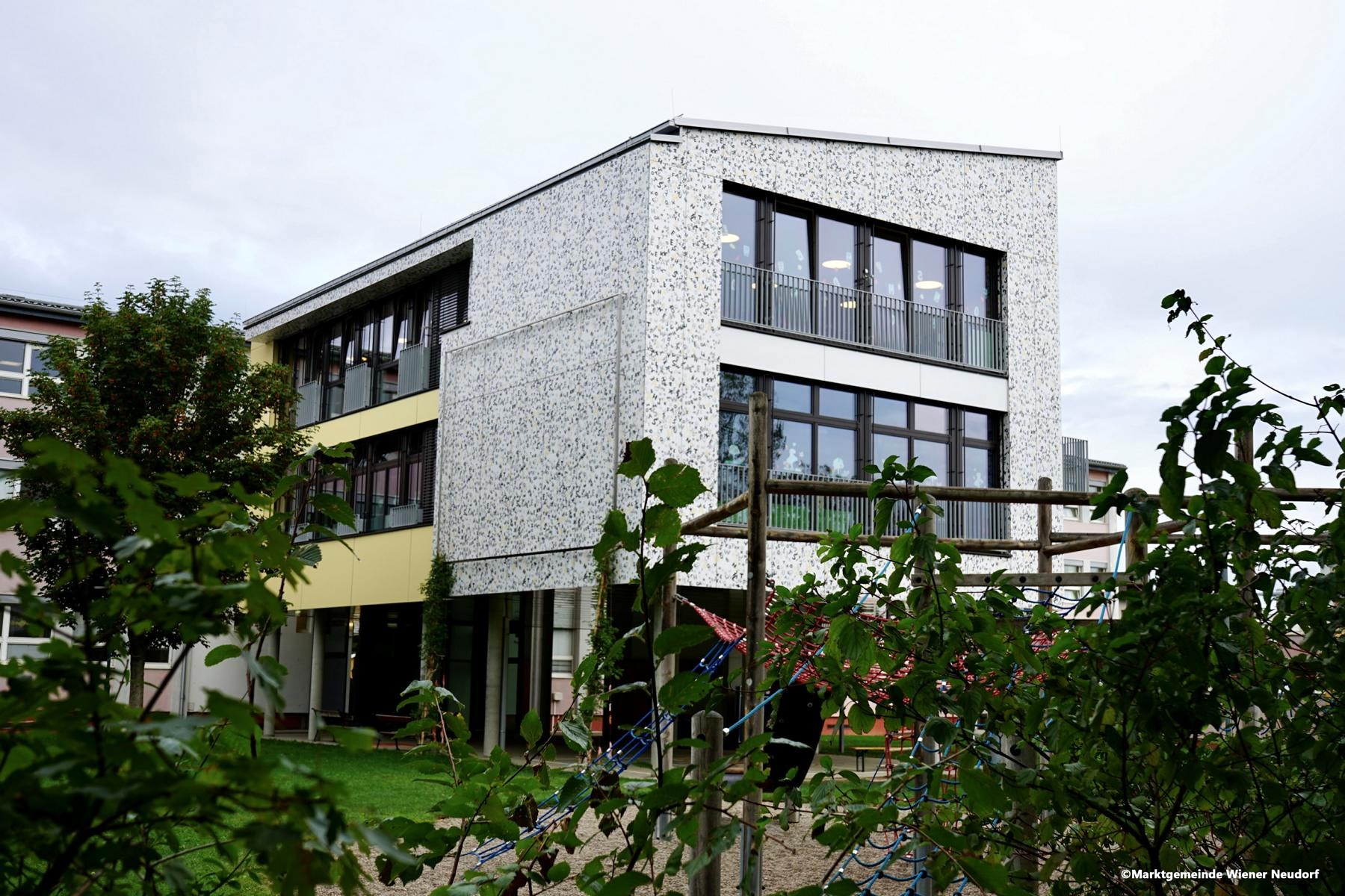 Hans Stur Volksschule.